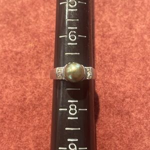 14k White Gold Tahitian Pearl Diamond ring